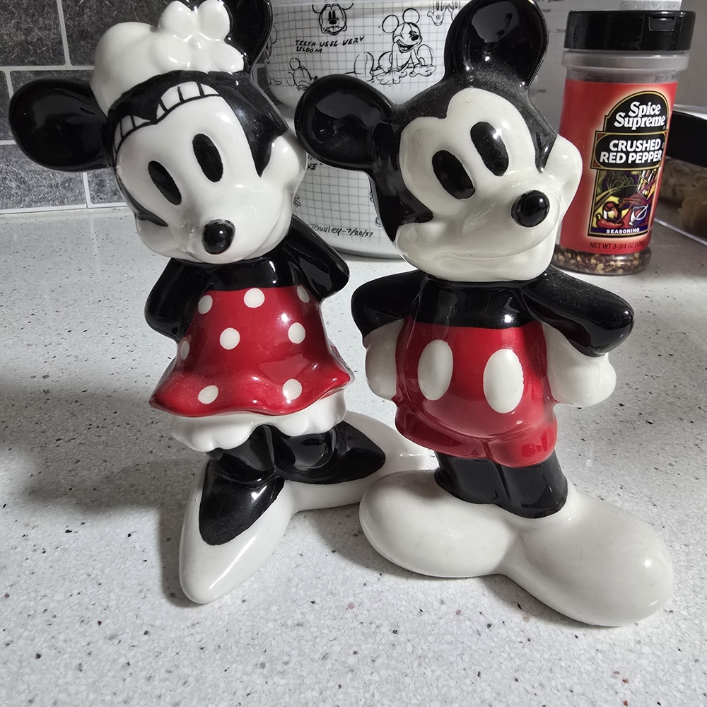 Disney Mickey and Minnie Mouse Shakers - Red, Black, and White